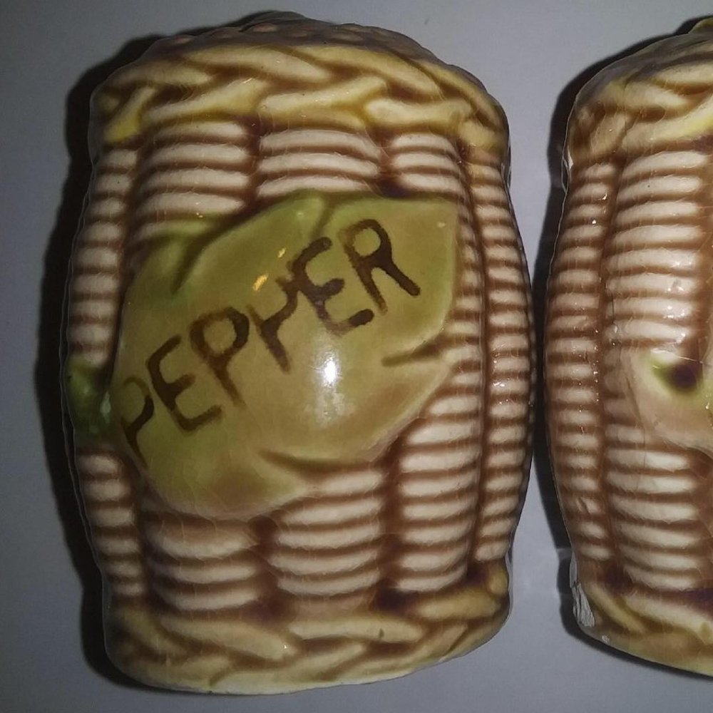 #18 Fruit Basket (s) Salt and Pepper Shakers Set